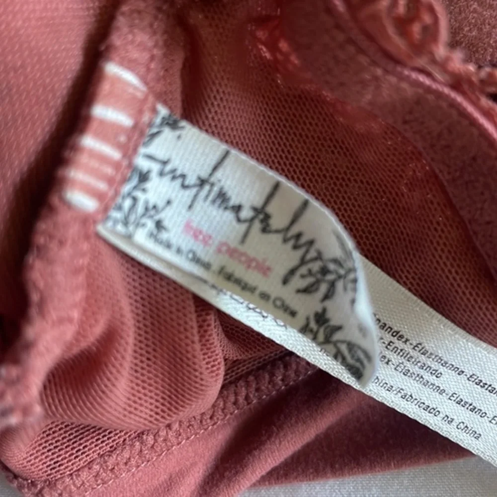 Free People bra bralette mauve lace sexy comfort size Small
